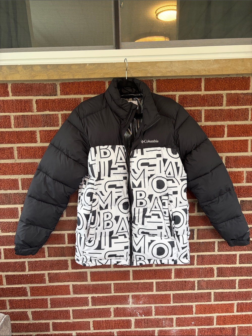 Columbia Black & White Graphic Logo Men’s Puffer Jacket